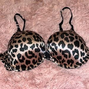 Victoria’s secret bombshell bra
